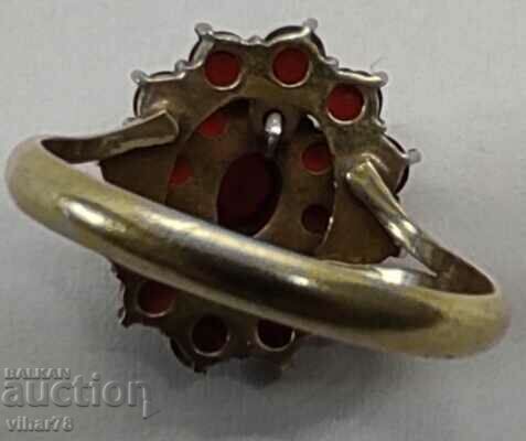 OLD LADIES SILVER RING WITH GARNET AND GOLD PLATED - 6 OLD LADIES SILVER RING WITH GARNET AND GOLD PLATED - 6