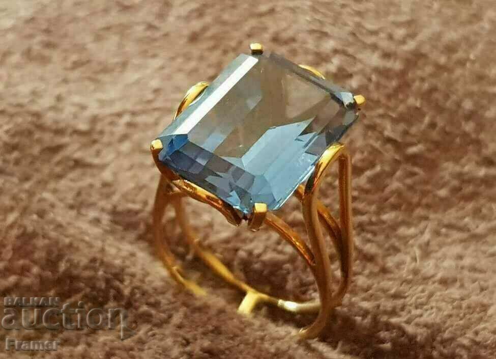 Auction  18K GOLD with Large Beautiful TOPAZ Stylish Gold Ring