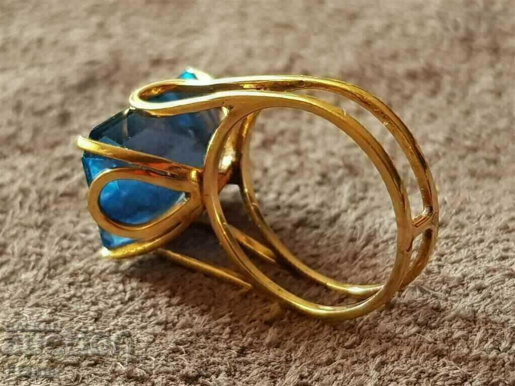18K GOLD with Large Beautiful TOPAZ Stylish Gold Ring - 7