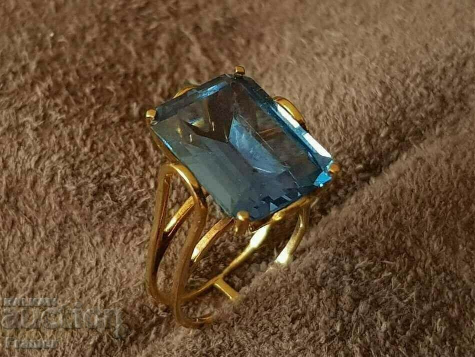 18K GOLD with Large Beautiful TOPAZ Stylish Gold Ring