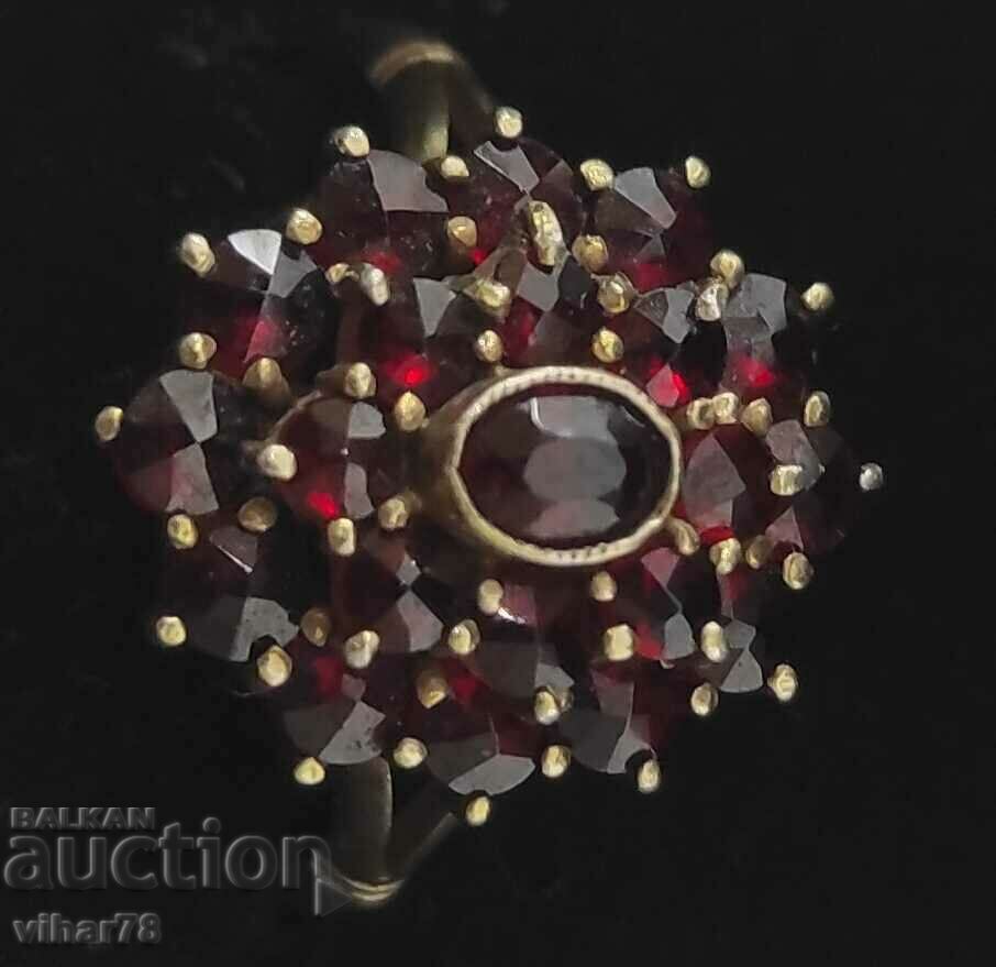 Auction OLD LADIES SILVER RING WITH GARNET AND GOLD PLATED Auction OLD LADIES SILVER RING WITH GARNET AND GOLD PLATED