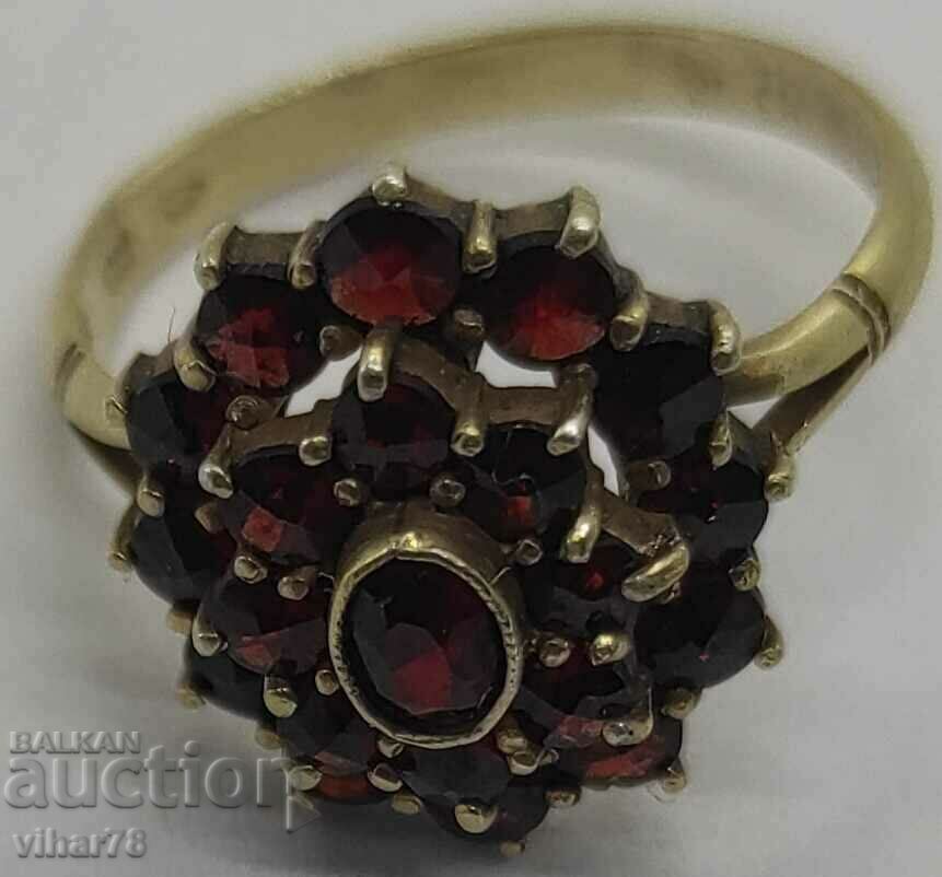Delivery of OLD LADIES SILVER RING WITH GARNET AND GOLD PLATED Delivery of OLD LADIES SILVER RING WITH GARNET AND GOLD PLATED