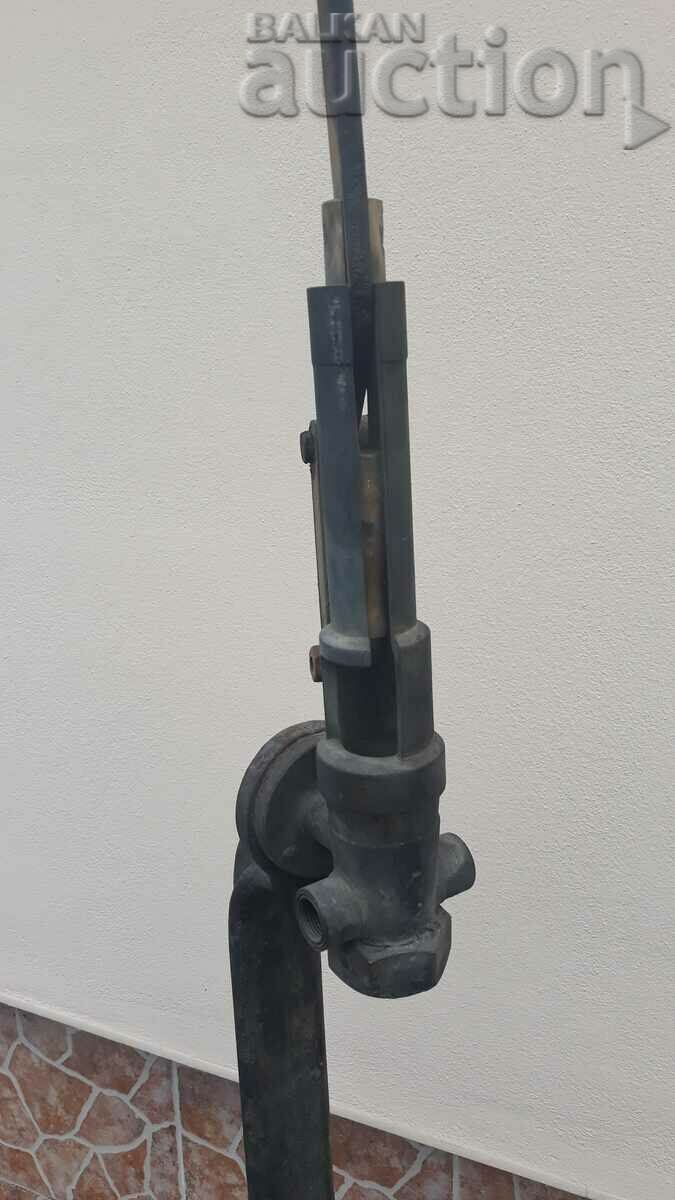 Професионална бутилираща машина за вино шампанско19ти век с цена 355.00 лв. | € 181.51 Професионална бутилираща машина за вино шампанско19ти век с цена 355.00 лв. | € 181.51