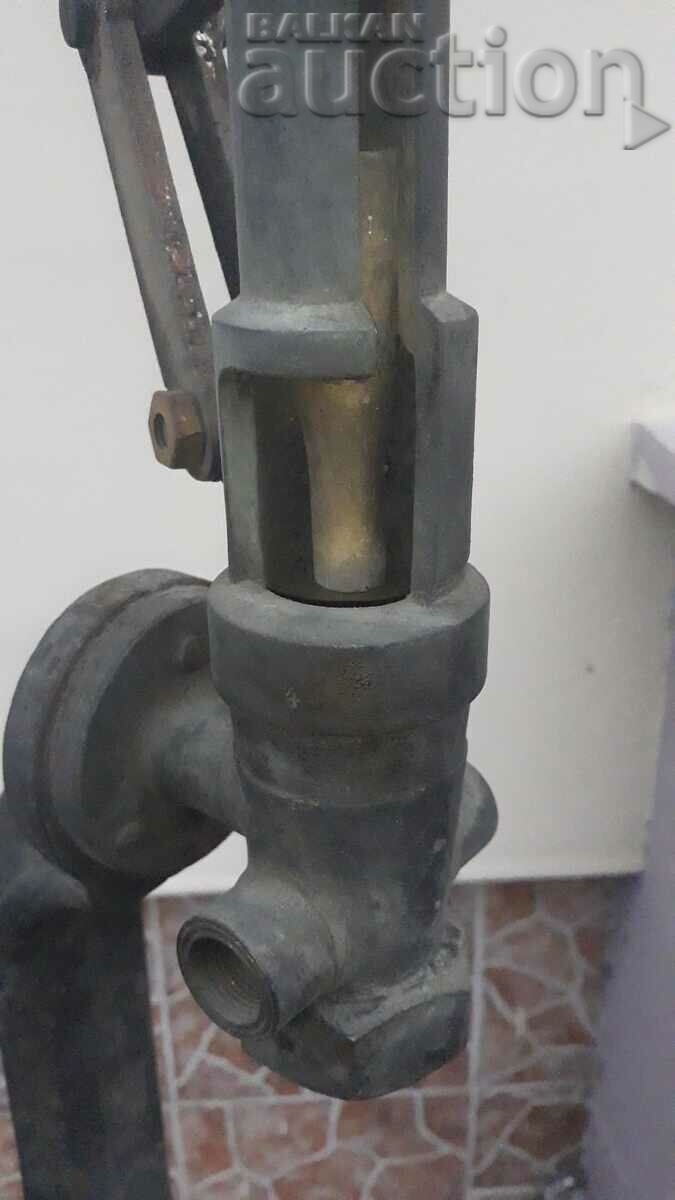 Аукцион Професионална бутилираща машина за вино шампанско19ти век Аукцион Професионална бутилираща машина за вино шампанско19ти век