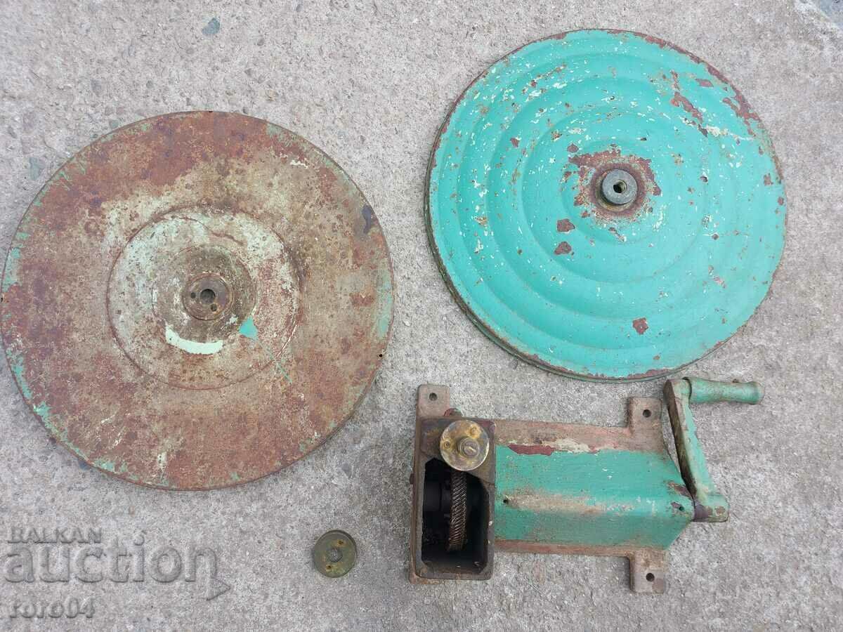 OLD DEVICE - APPARATUS - MILL - 5