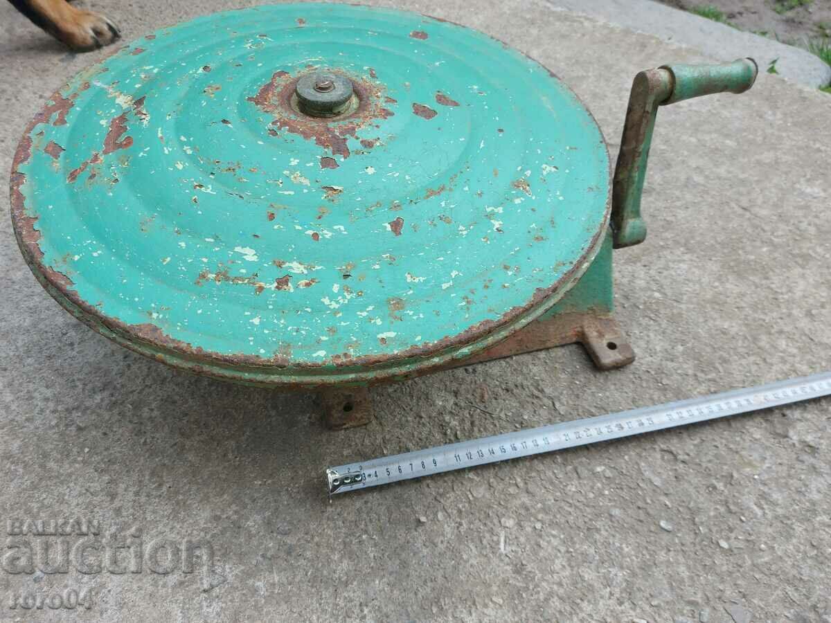 OLD DEVICE - APPARATUS - MILL