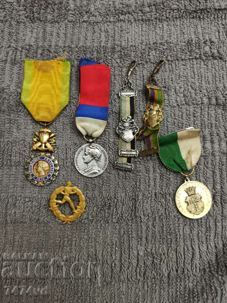 COLLECTION OF SILVER ORDERS, MEDALS, ETC