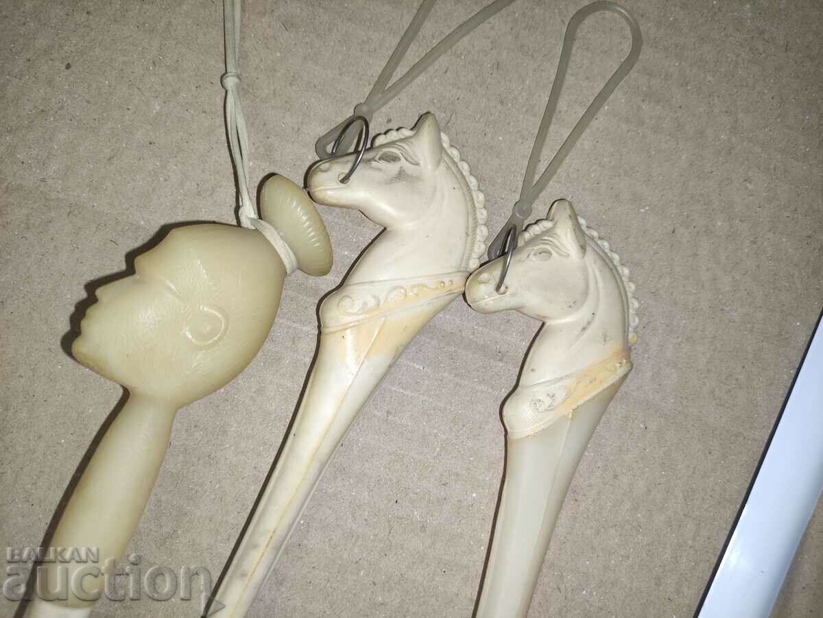 Shoes and a brush with figures of a horse, a head - 5