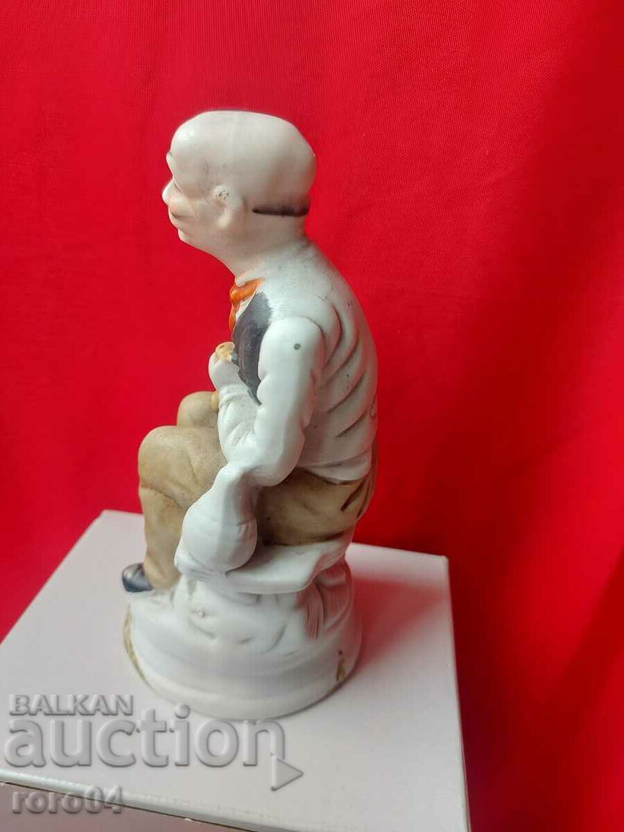 PORCELAIN STATUS with price 40.50 BGN | € 20.71 PORCELAIN STATUS with price 40.50 BGN | € 20.71