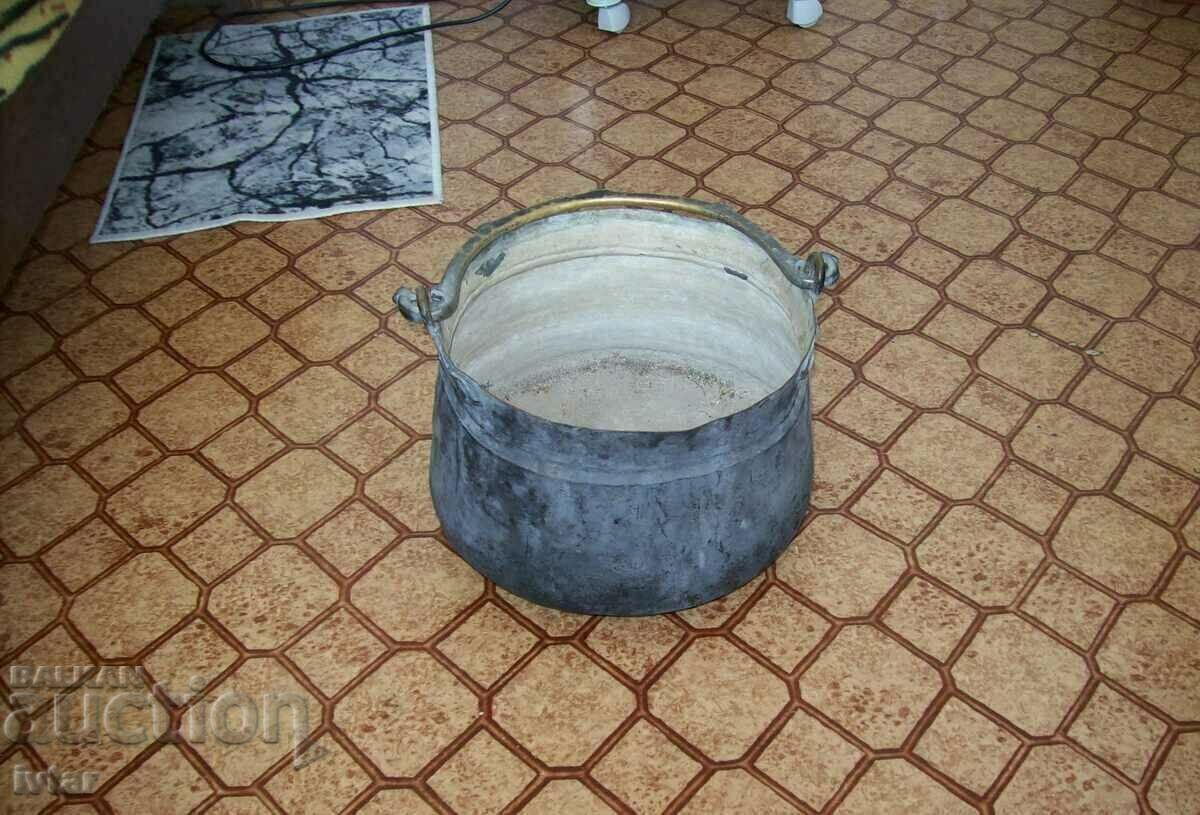 Copper vessel, copper, copper with price 46.00 BGN | € 23.52 Copper vessel, copper, copper with price 46.00 BGN | € 23.52