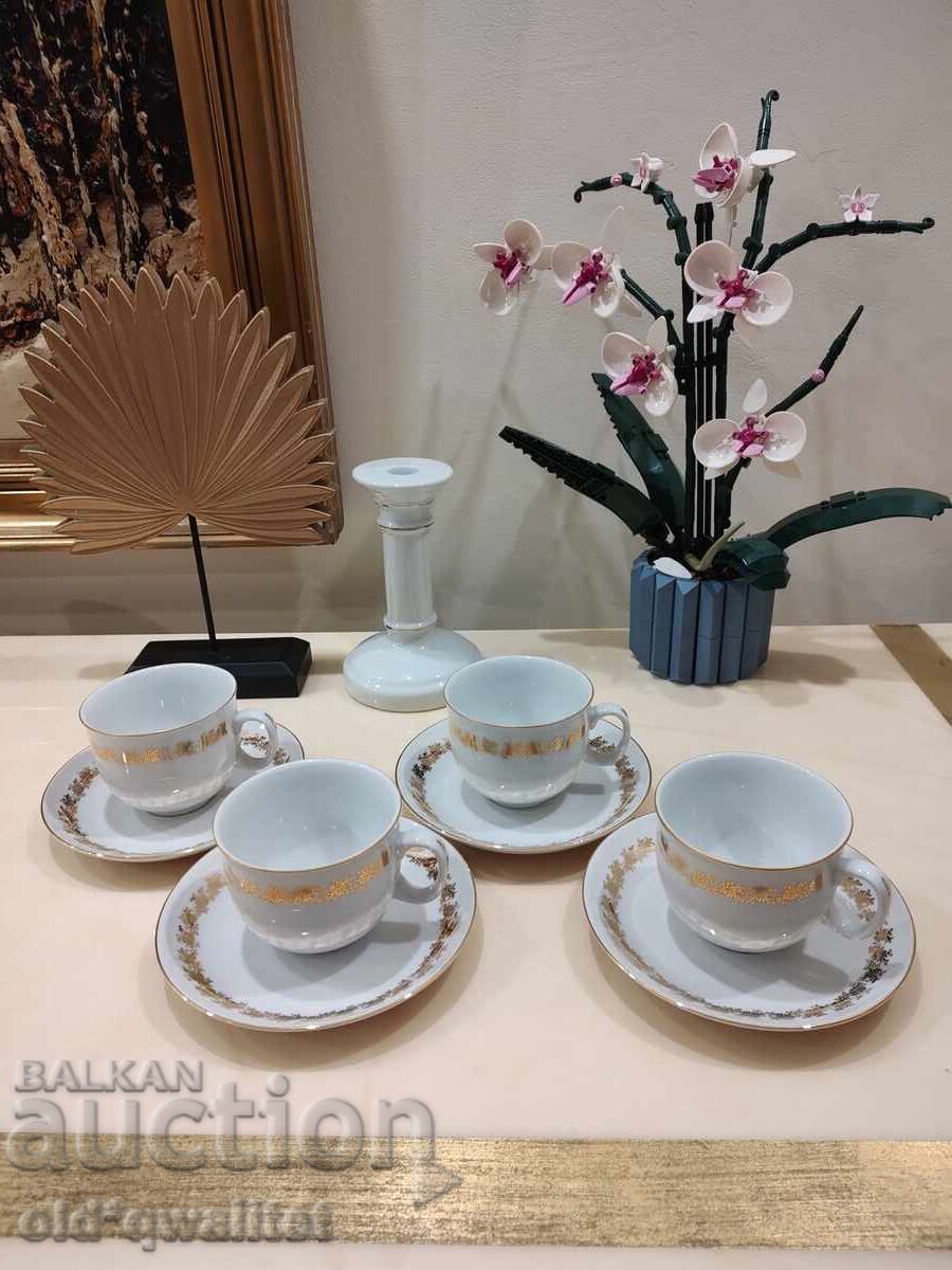 Auction Porcelain cups set for four, interesting, top quality Auction Porcelain cups set for four, interesting, top quality
