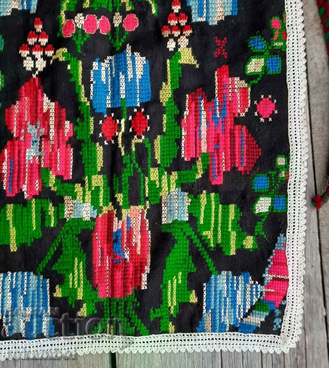 Аукцион Автентична престилка от с. Кипра,Варненско Аукцион Автентична престилка от с. Кипра,Варненско