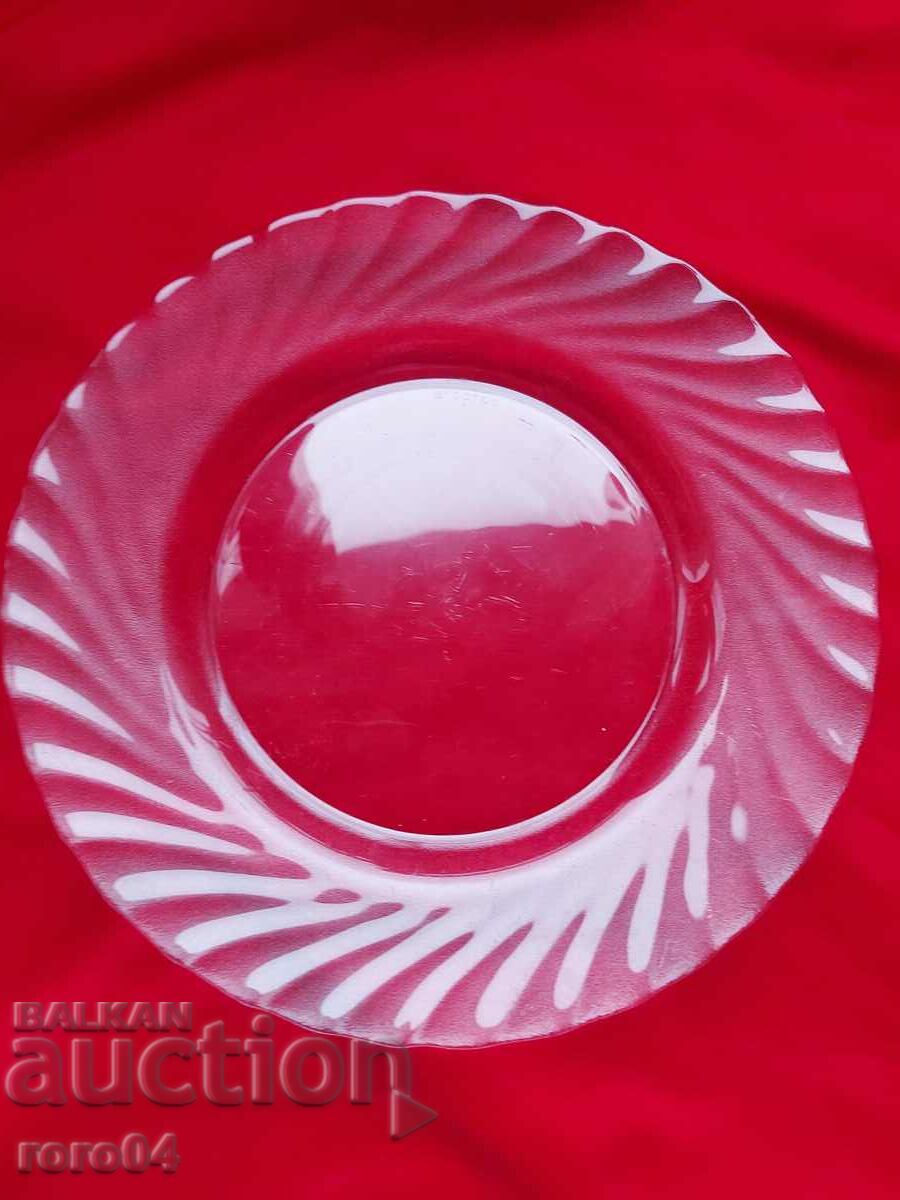 GLASS PLATE / PLATE - ARCOROC - 7 GLASS PLATE / PLATE - ARCOROC - 7