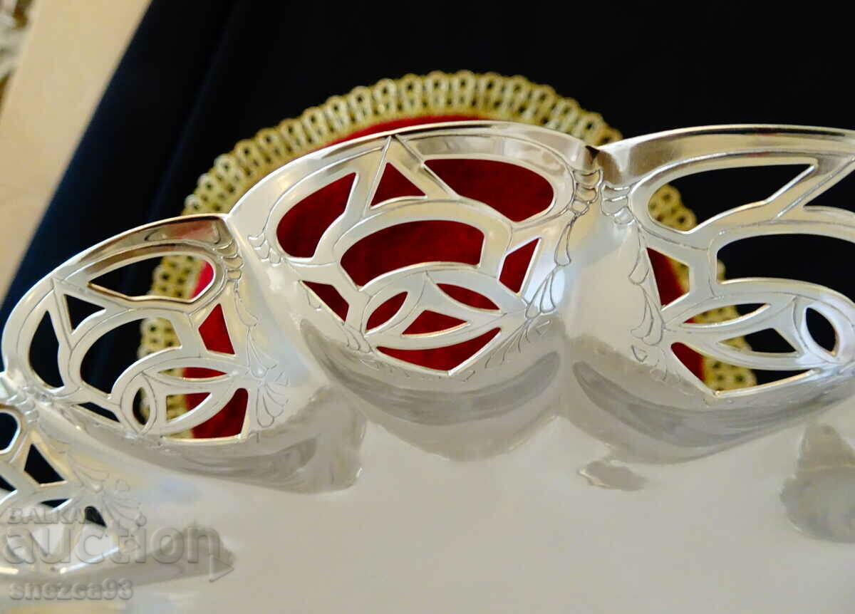 Delivery of Silver plated fruit bowl J.Reihhart,W.Germany. Delivery of Silver plated fruit bowl J.Reihhart,W.Germany.