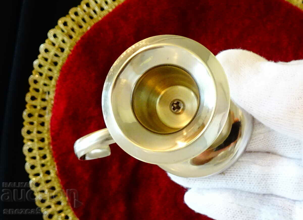 Licitație Sfeșnic din bronz placat cu argint, mâner.