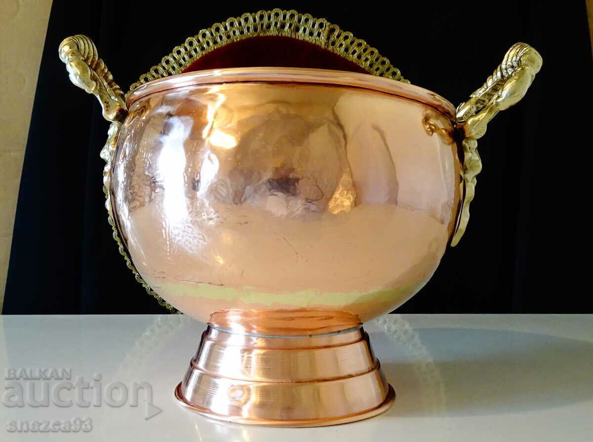 Copper vessel with bronze handles, lion heads. with price 199.00 BGN | € 101.75 Copper vessel with bronze handles, lion heads. with price 199.00 BGN | € 101.75