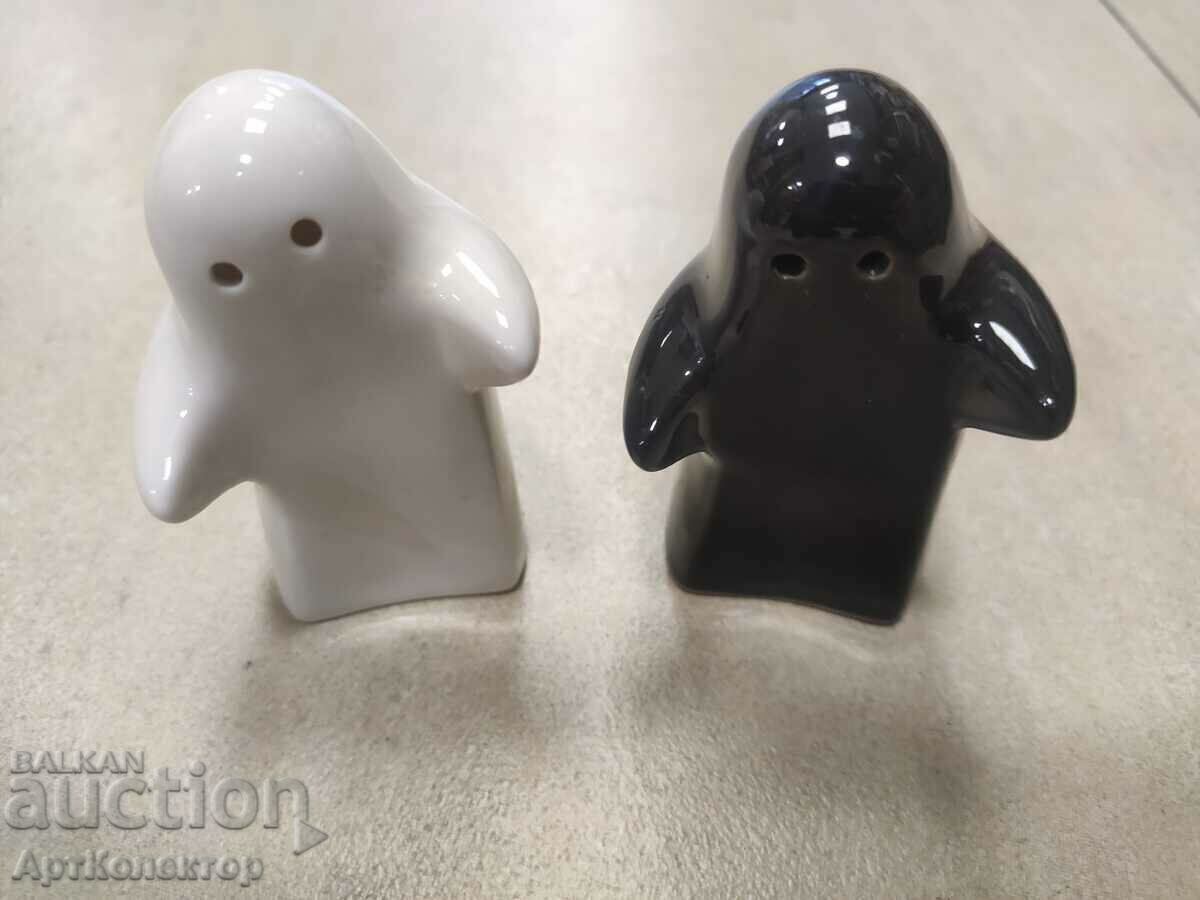 Delivery of Salt shaker pepper shaker porcelain salt black pepper ceramic Delivery of Salt shaker pepper shaker porcelain salt black pepper ceramic