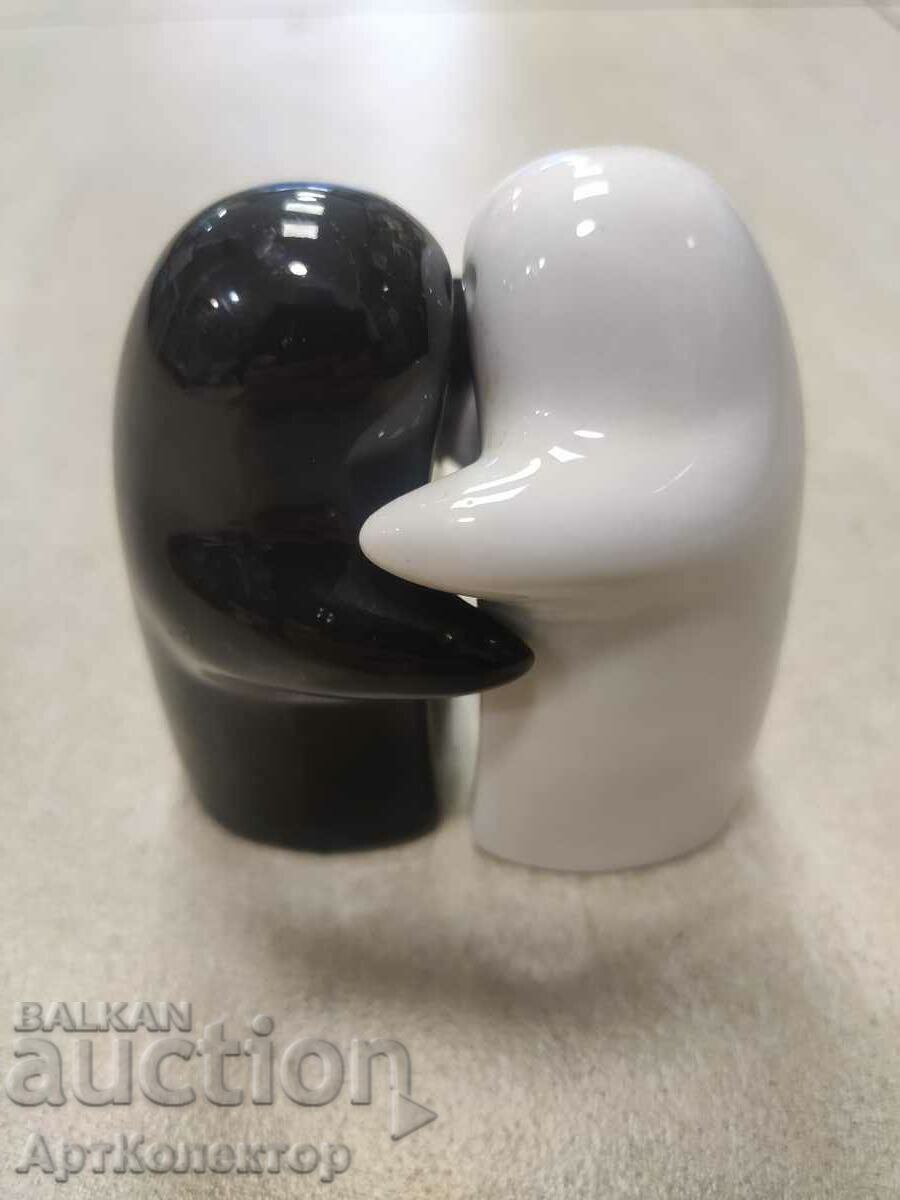 Salt shaker pepper shaker porcelain salt black pepper ceramic Salt shaker pepper shaker porcelain salt black pepper ceramic