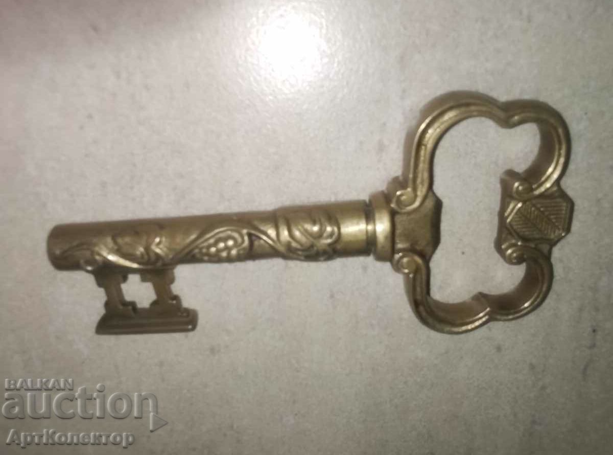 Delivery of Corkscrew old brass bronze