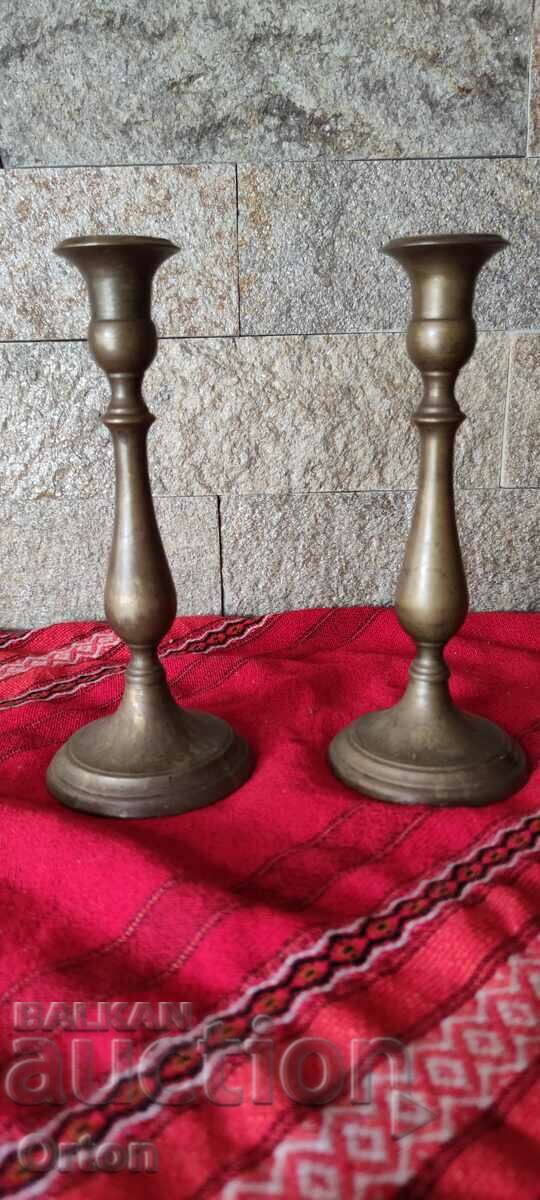 OLD BRONZE CANDLESTICKS - 6 OLD BRONZE CANDLESTICKS - 6