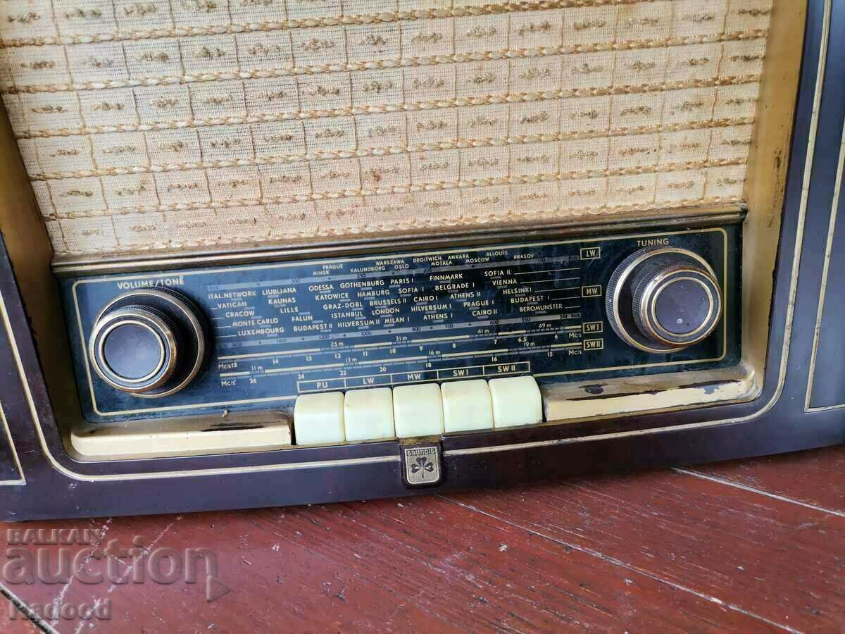 Delivery of Radio Grundig Delivery of Radio Grundig