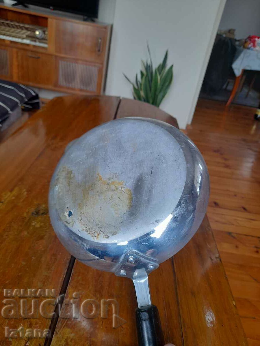 Old aluminum pan - 5 Old aluminum pan - 5