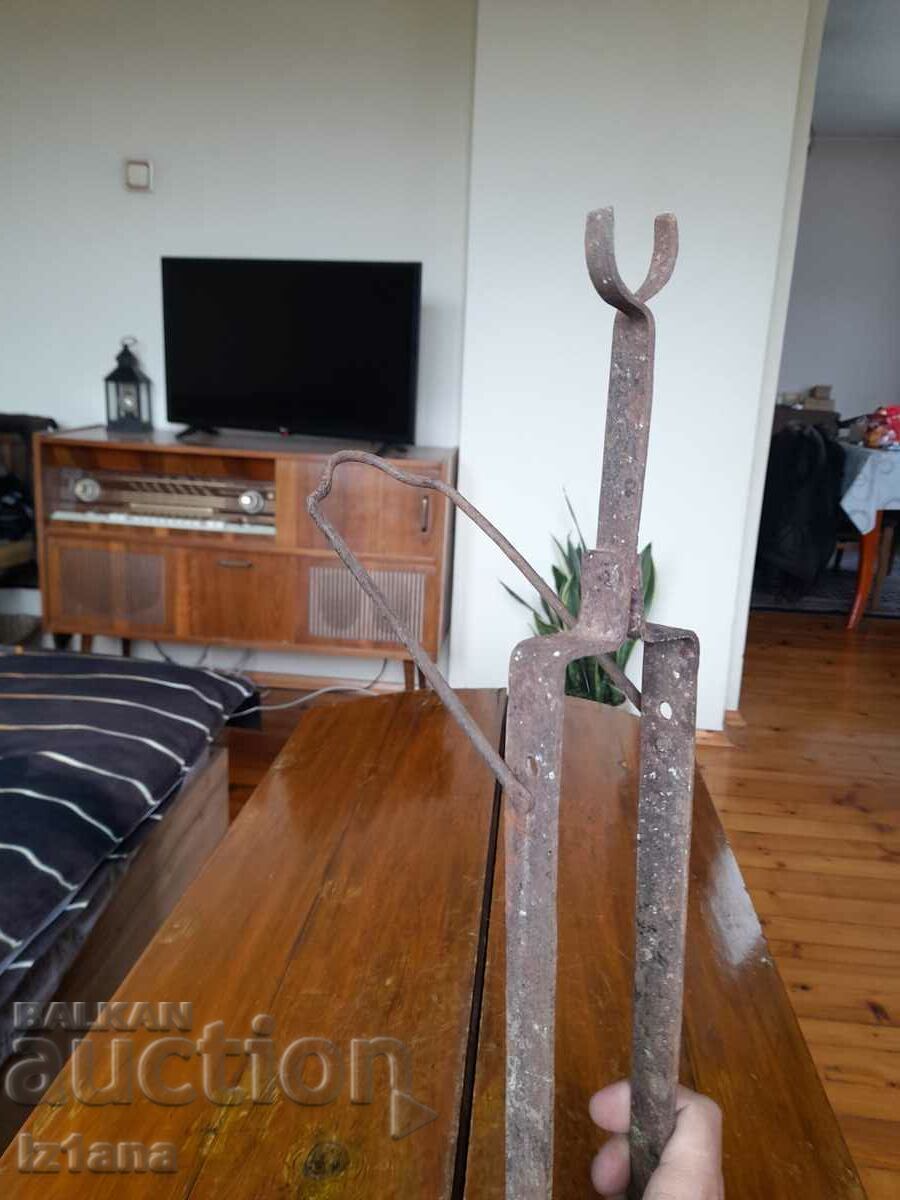 Auction Old rod stand Auction Old rod stand