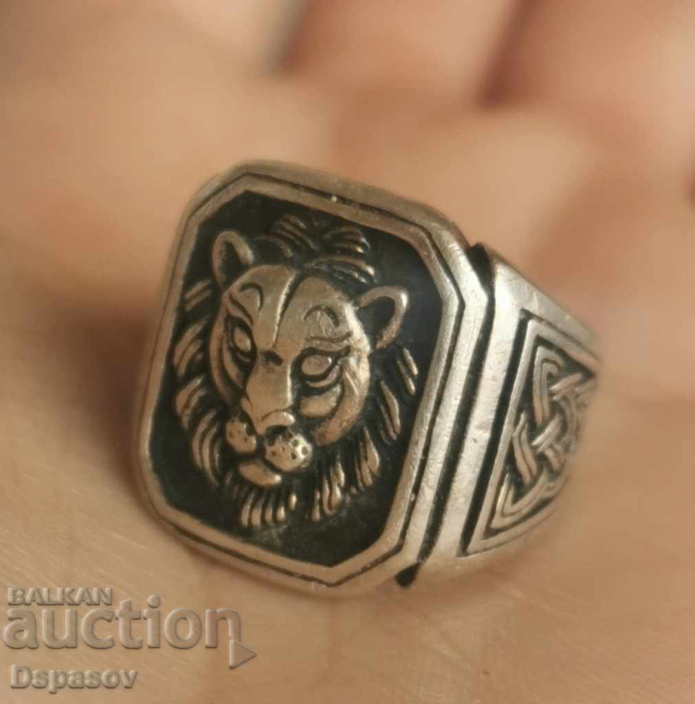 Unique Silver Ring with Leo