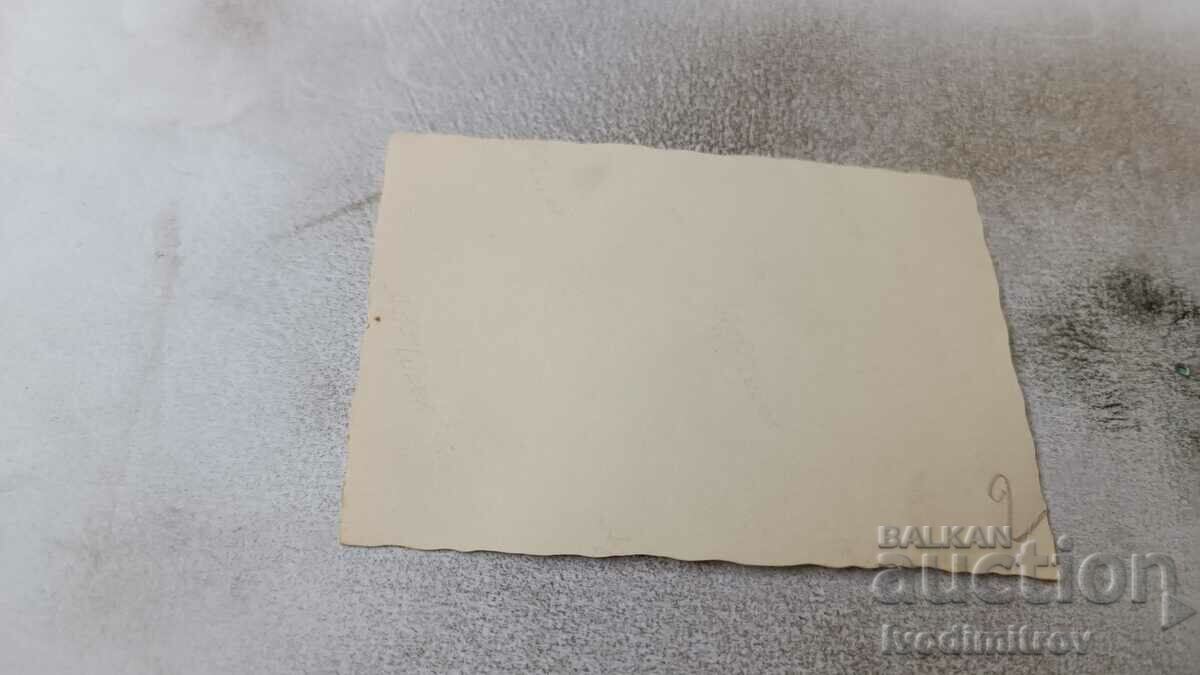 Photo Sofia A woman and a little girl next to a wooden fence with price 2.35 BGN | € 1.20 Photo Sofia A woman and a little girl next to a wooden fence with price 2.35 BGN | € 1.20