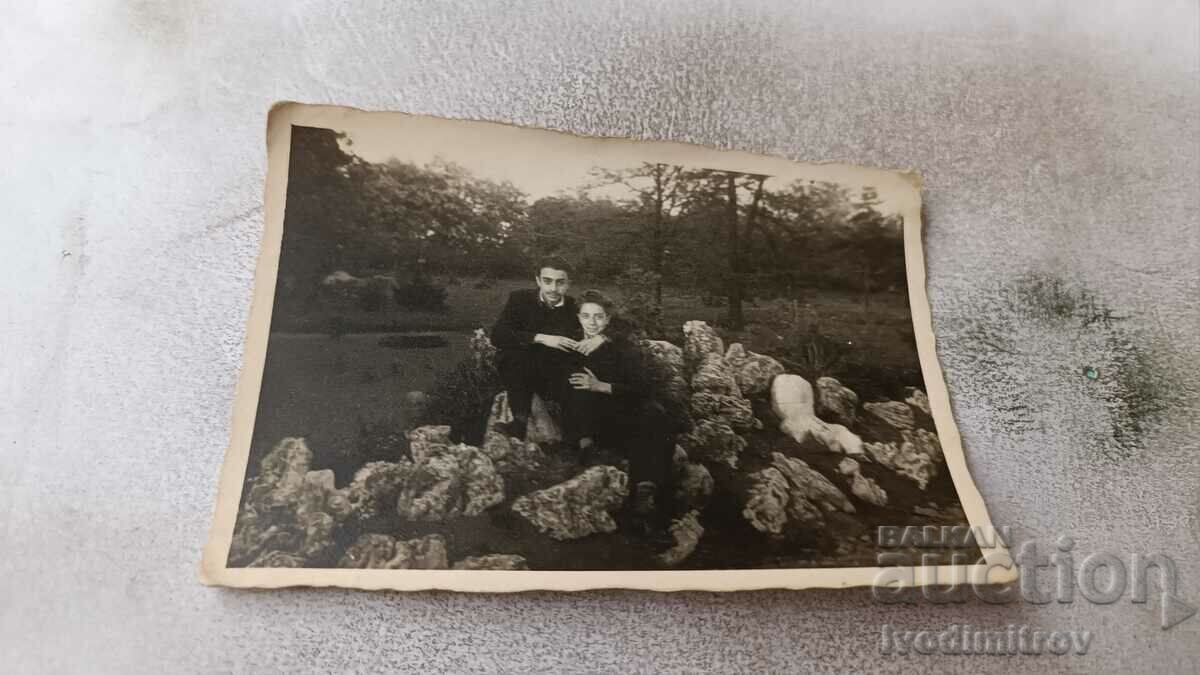 Fotografie Sofia Mladezh și o fată în grădina Boris, 1943