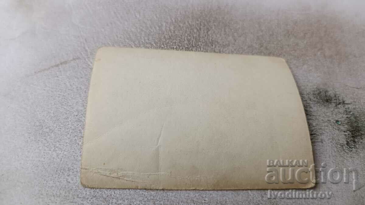 Photo Three young girls in front of the Sports Meeting restaurant with price 2.85 BGN | € 1.46 Photo Three young girls in front of the Sports Meeting restaurant with price 2.85 BGN | € 1.46