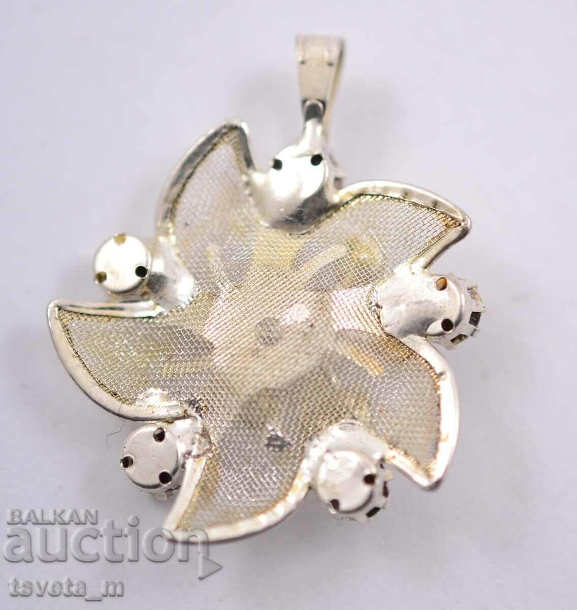 Medallion, pendant with price 4.00 BGN | € 2.05 Medallion, pendant with price 4.00 BGN | € 2.05