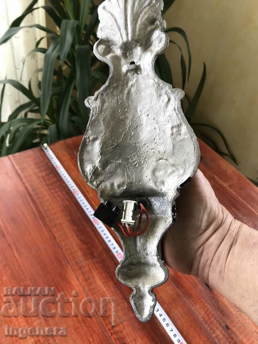 Auction SQUARE LAMP FOR WALL METAL ALUMINUM CAST WITH E14 SOCKET Auction SQUARE LAMP FOR WALL METAL ALUMINUM CAST WITH E14 SOCKET