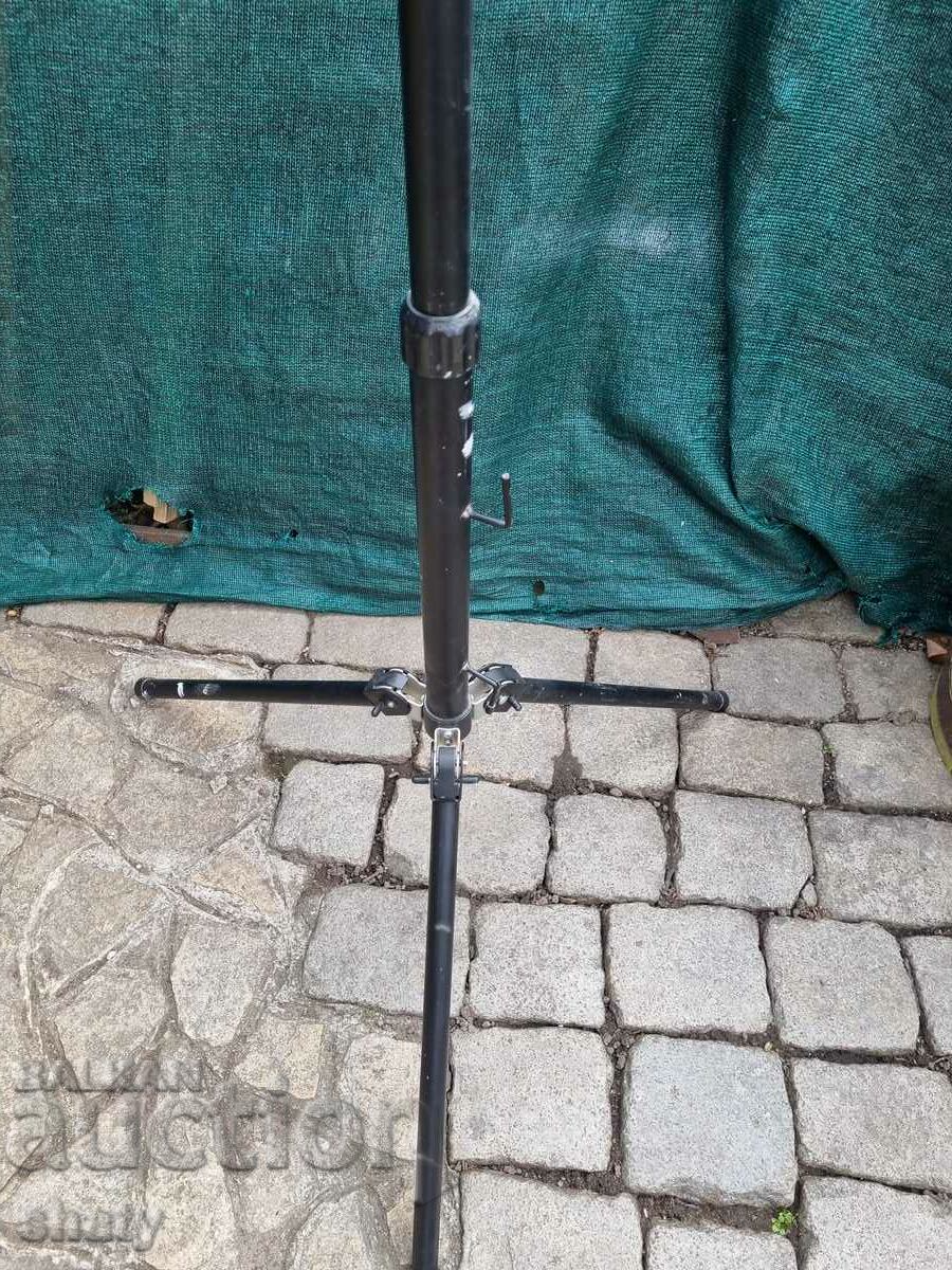 Delivery of Tripod, Stand. Delivery of Tripod, Stand.