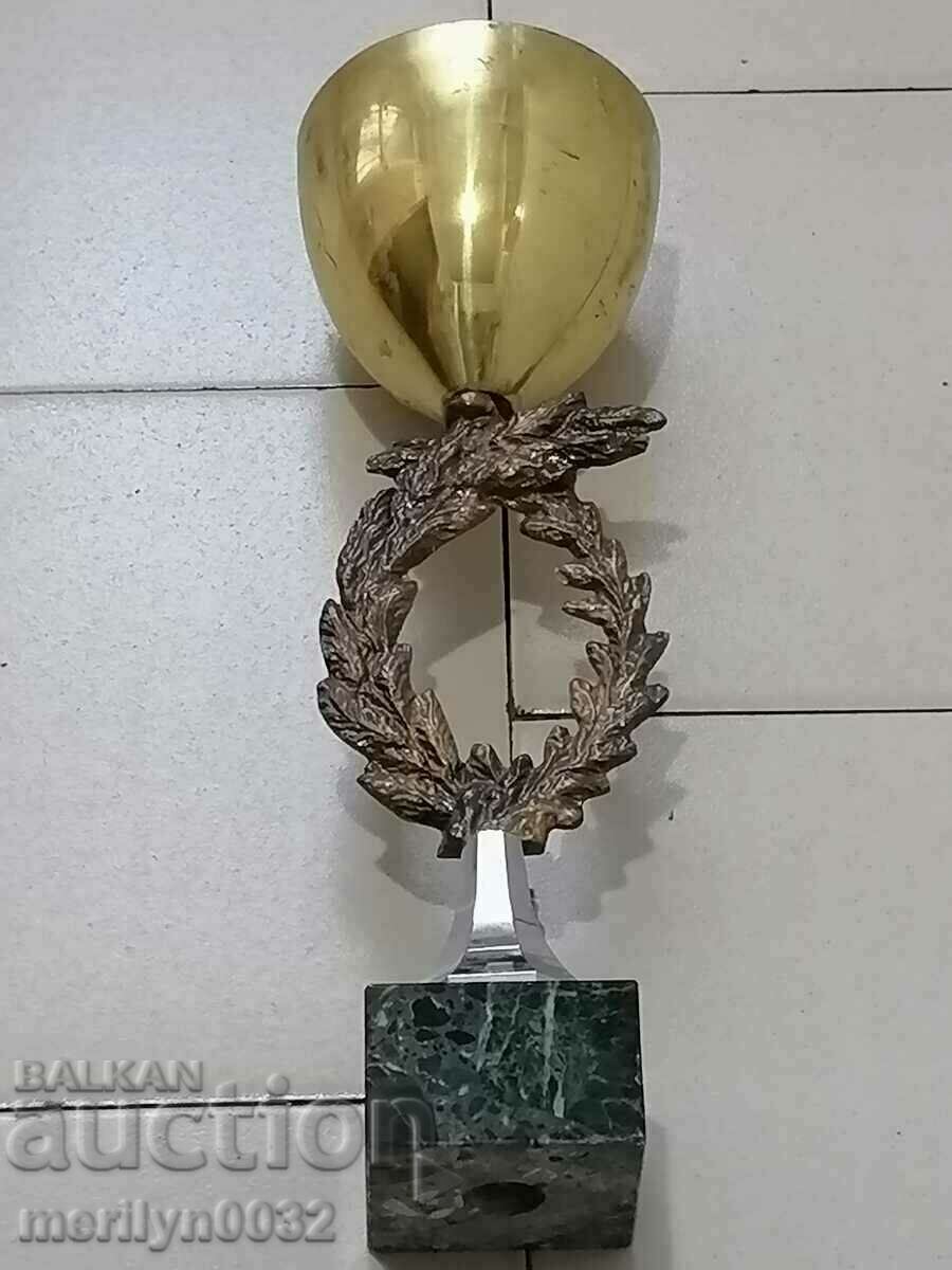 Laureat al cupei premiului, campion, excelent cu preț 78.00 BGN | € 39.88