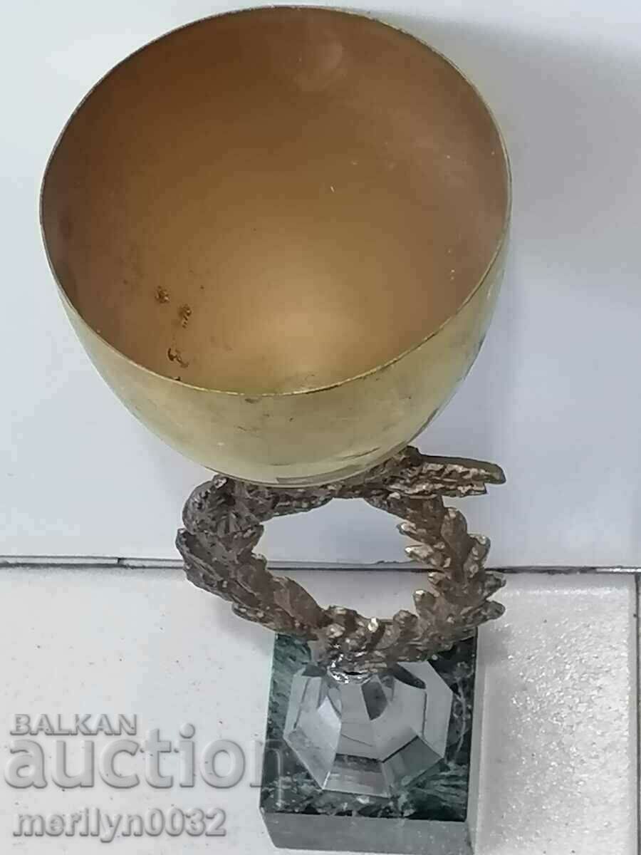 Livrarea Laureat al cupei premiului, campion, excelent