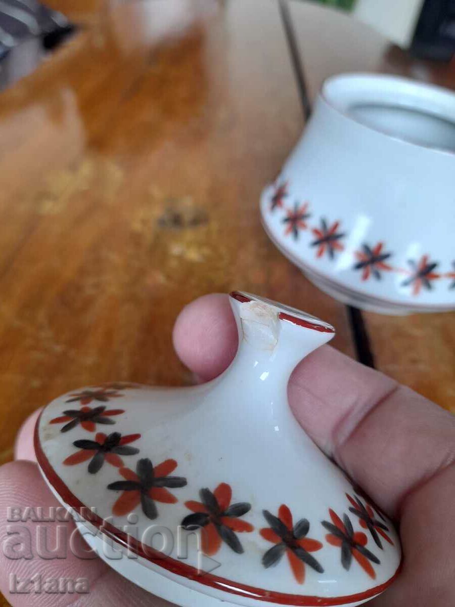 Delivery of Old porcelain sugar bowl Delivery of Old porcelain sugar bowl