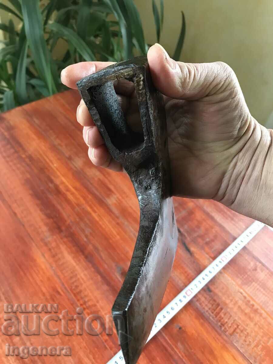 Delivery of AX AX AX FORGED OLD TOOL Delivery of AX AX AX FORGED OLD TOOL