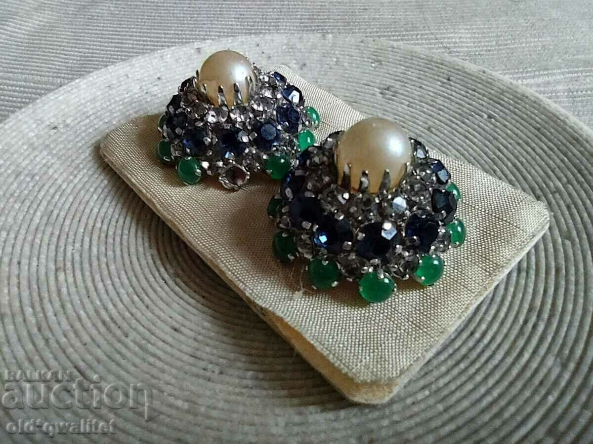 Auction Earrings, multi-story from the time of the GDR Auction Earrings, multi-story from the time of the GDR