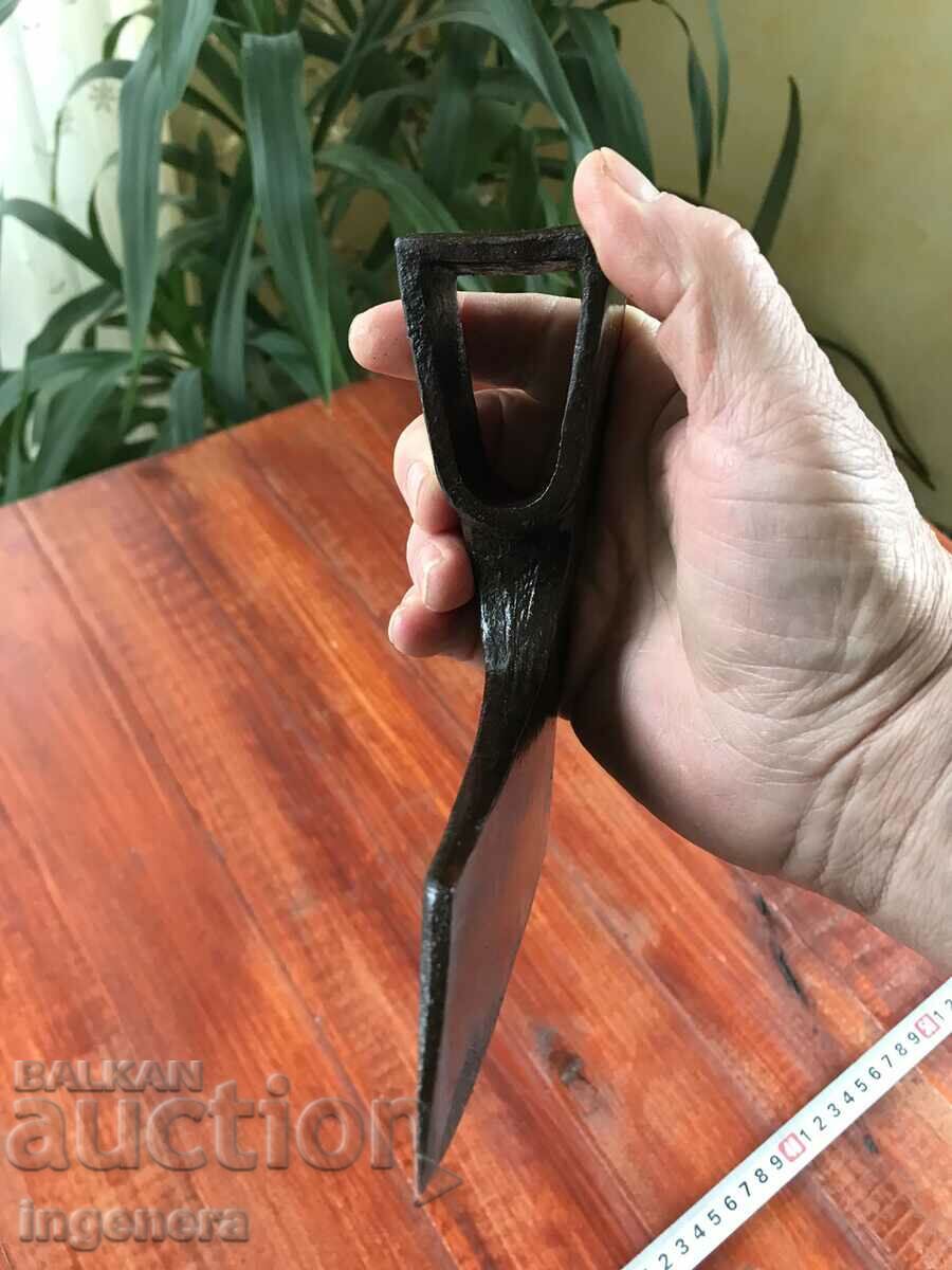 Delivery of AX HATCHET AX TOOL-MARKED Delivery of AX HATCHET AX TOOL-MARKED