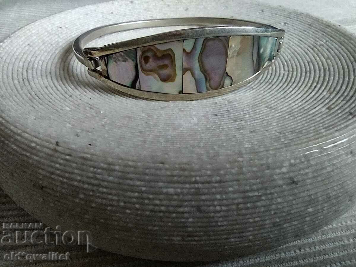 Βραχιόλι - φυσική μητέρα του μαργαριταριού, Μεξικό, γραμματόσημα με τιμή 99.00 BGN | € 50.62 Βραχιόλι - φυσική μητέρα του μαργαριταριού, Μεξικό, γραμματόσημα με τιμή 99.00 BGN | € 50.62