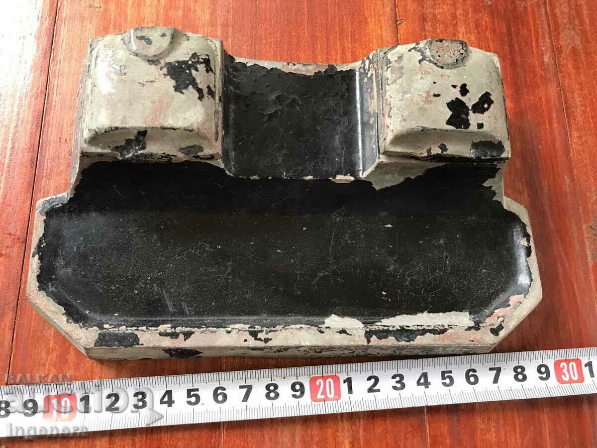 CURTEA DE CERNEALE METALICA cu preț 24.00 BGN | € 12.27