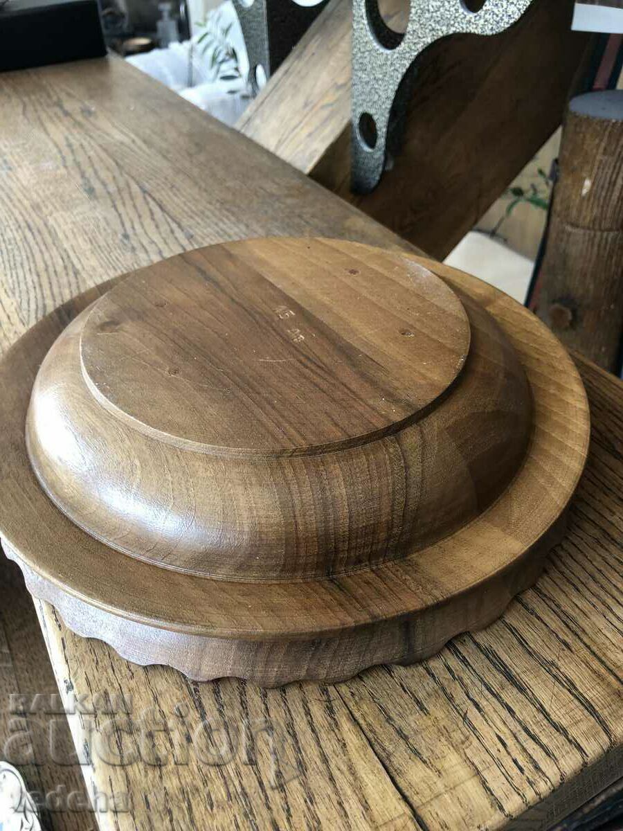 BULGARIAN WOODEN DISH - CARVING - PERFECT with price 40.00 BGN | € 20.45 BULGARIAN WOODEN DISH - CARVING - PERFECT with price 40.00 BGN | € 20.45