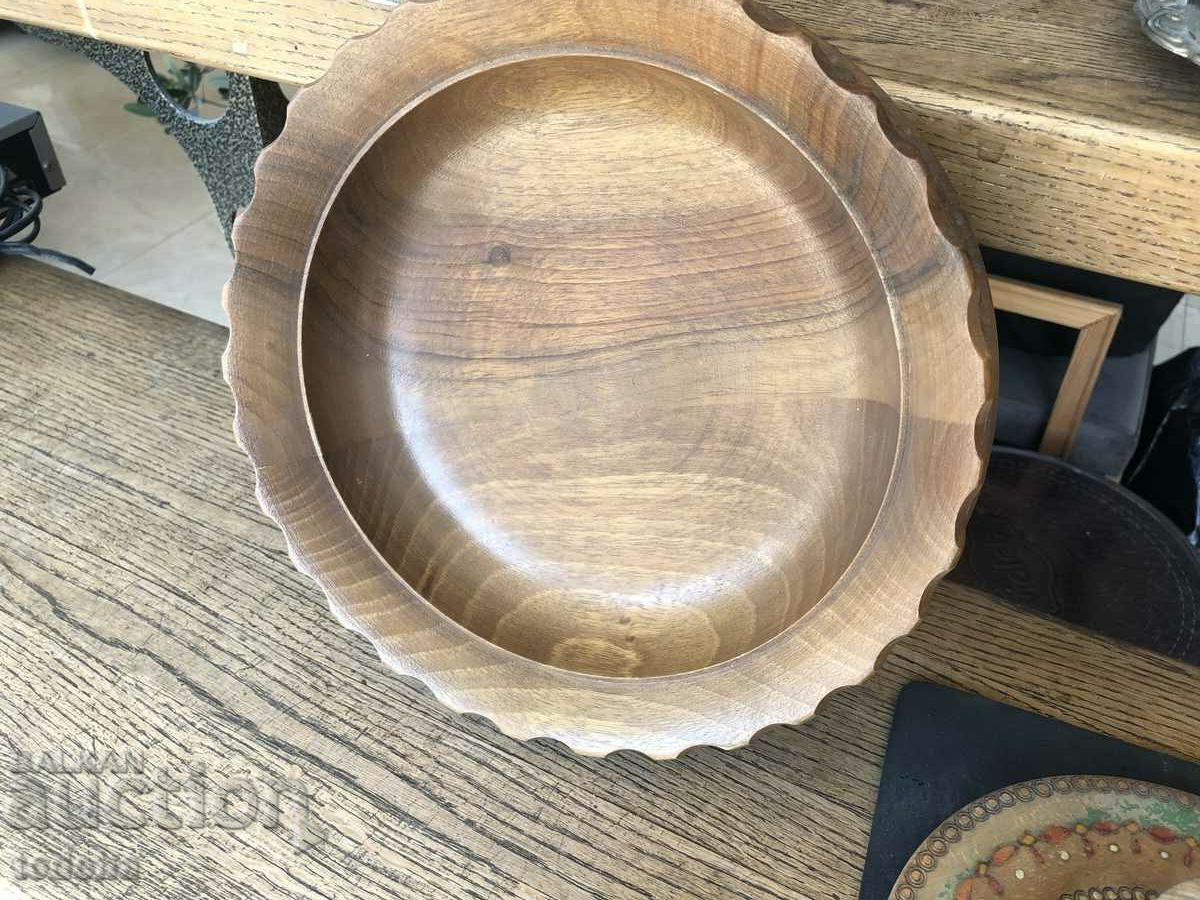 Delivery of BULGARIAN WOODEN DISH - CARVING - PERFECT Delivery of BULGARIAN WOODEN DISH - CARVING - PERFECT