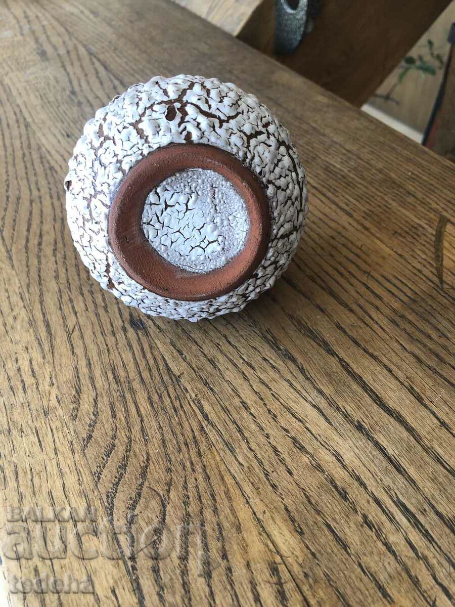 Auction CERAMIC VASE - PERFECT Auction CERAMIC VASE - PERFECT