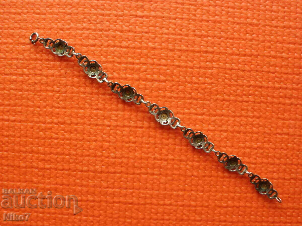 Bratara veche din argint cu pietre. cu preț € 34.99 | 68.43 BGN Bratara veche din argint cu pietre. cu preț € 34.99 | 68.43 BGN