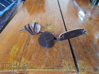 Carcasă veche, husă pentru căști