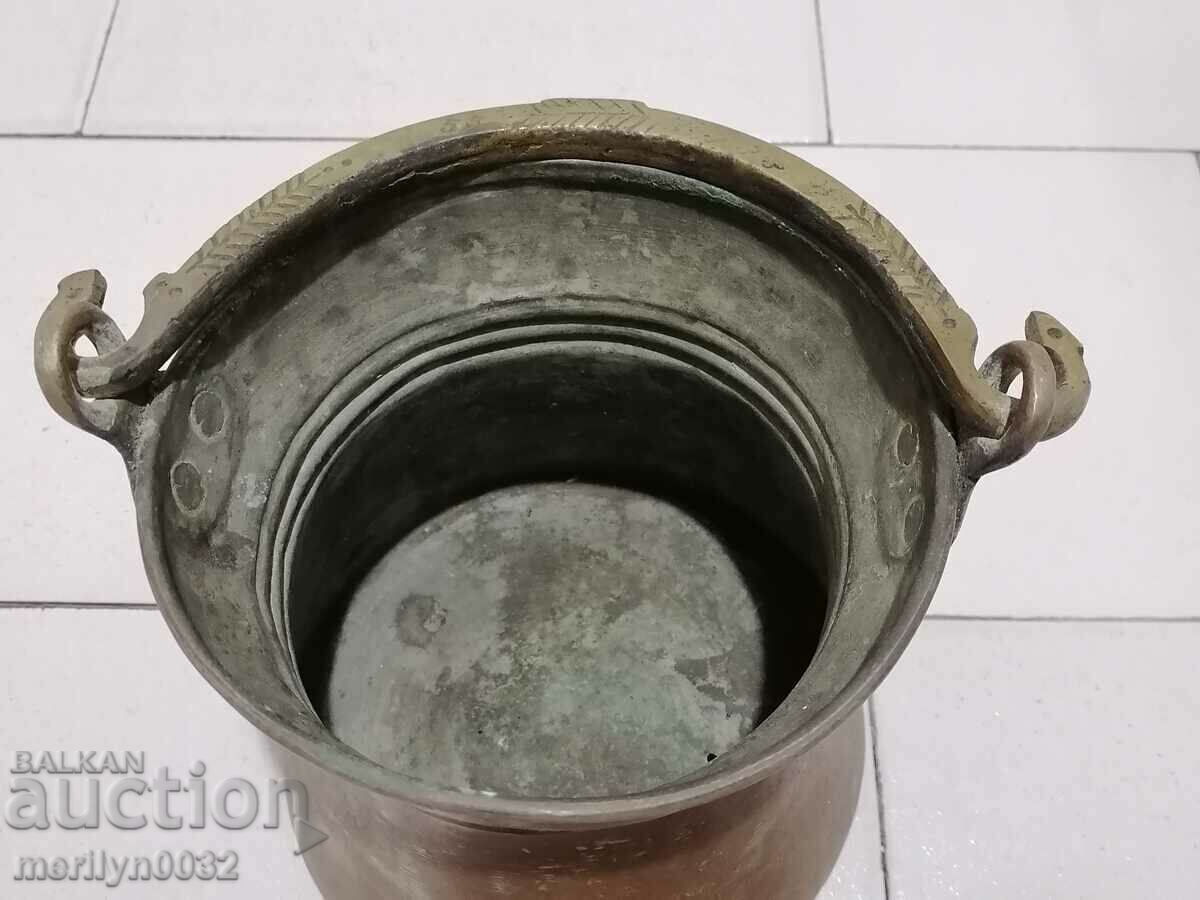 An old copper cauldron crushes a copper copper vessel with price 110.00 BGN | € 56.24 An old copper cauldron crushes a copper copper vessel with price 110.00 BGN | € 56.24