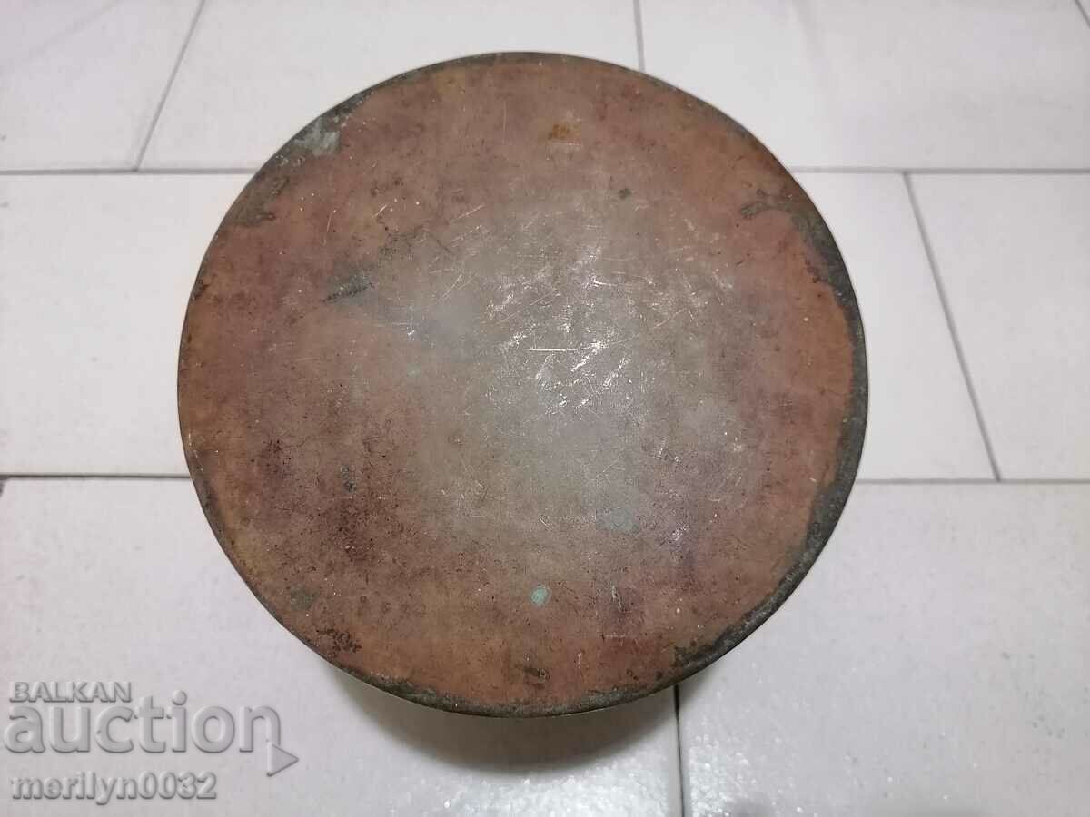 An old copper cauldron crushes a copper copper vessel - 7 An old copper cauldron crushes a copper copper vessel - 7