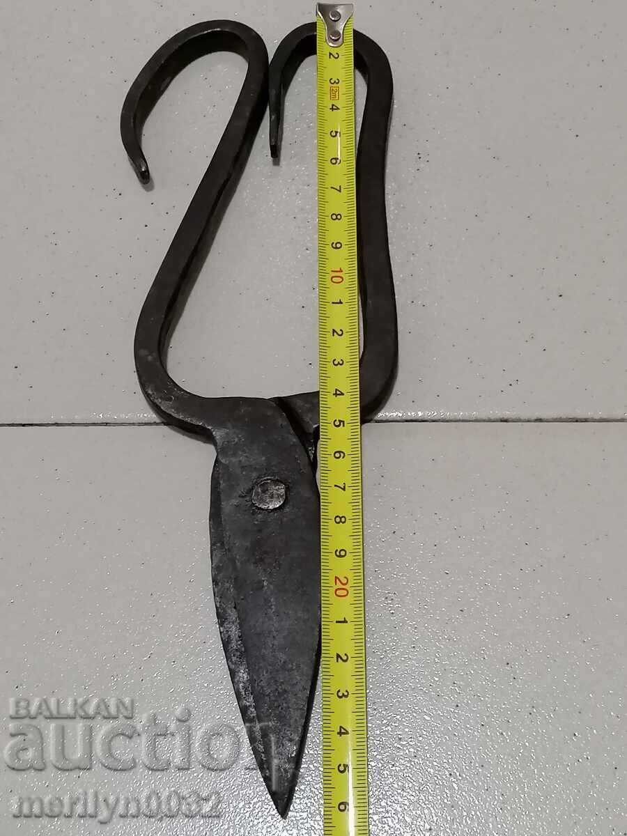 Delivery of Old forged sheet metal scissors knife wrought iron scissors Delivery of Old forged sheet metal scissors knife wrought iron scissors